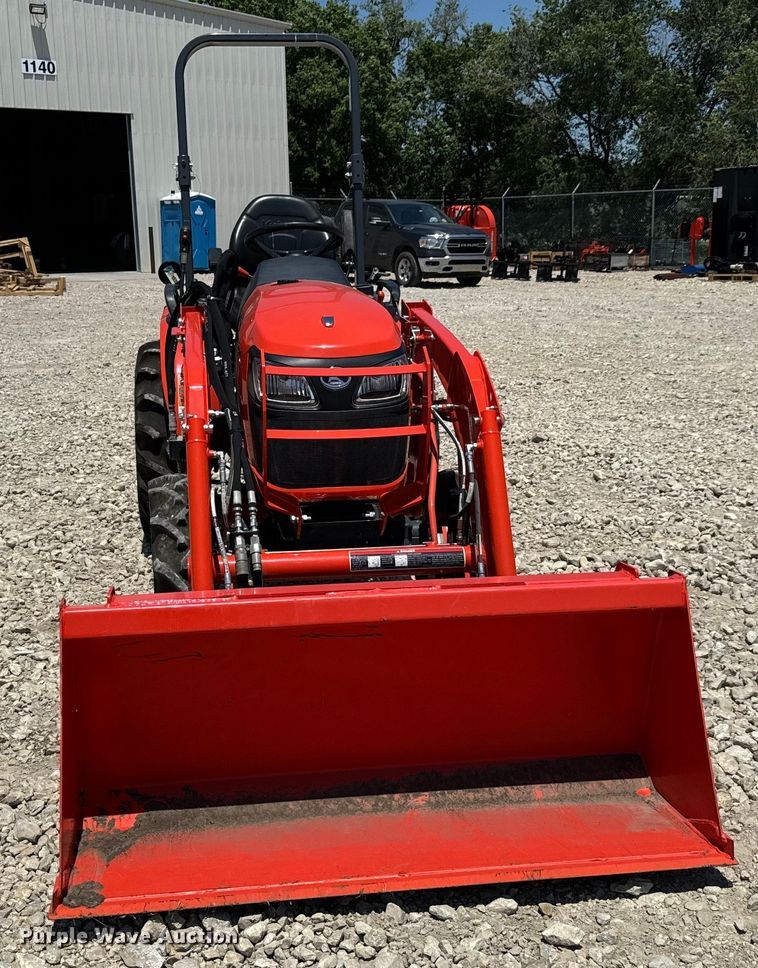 image for item DS7501 2021 Kubota  B2601HSD MFWD tractor