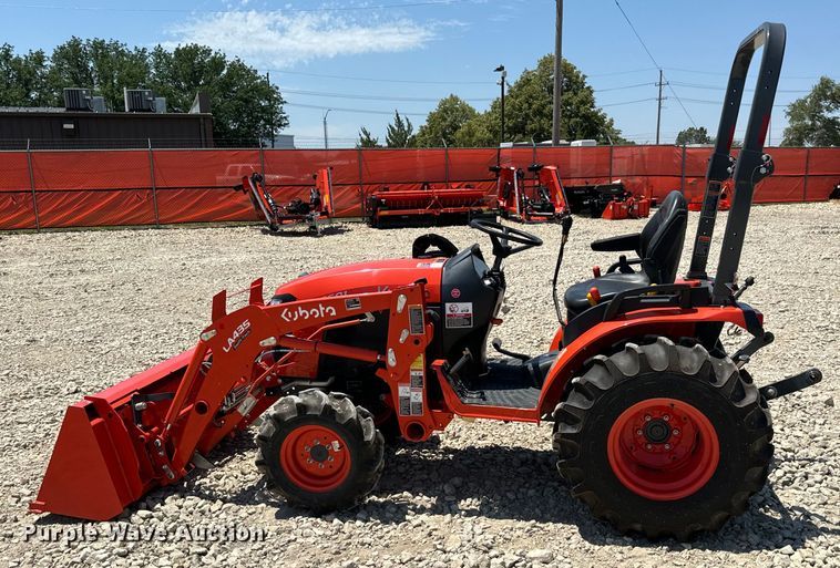 image for item DS7501 2021 Kubota  B2601HSD MFWD tractor