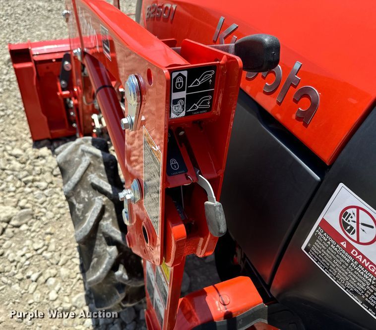 image for item DS7501 2021 Kubota  B2601HSD MFWD tractor