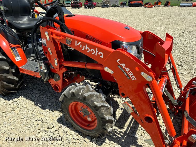 image for item DS7501 2021 Kubota  B2601HSD MFWD tractor