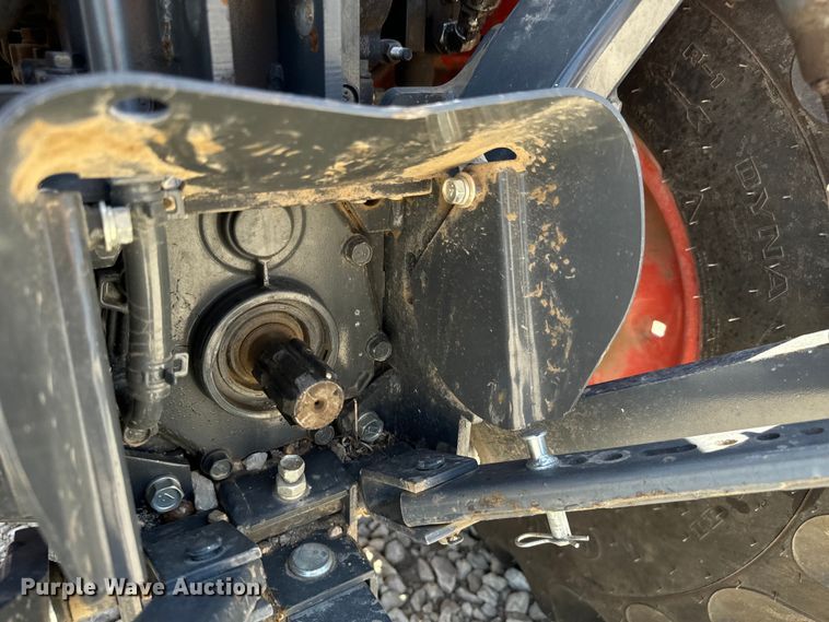 image for item DS7501 2021 Kubota  B2601HSD MFWD tractor