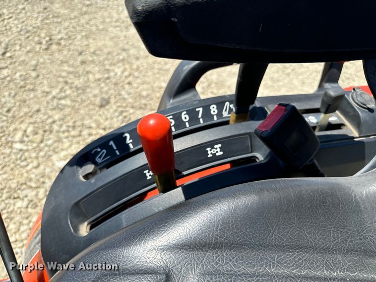 image for item DS7501 2021 Kubota  B2601HSD MFWD tractor