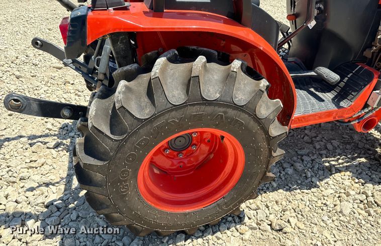 image for item DS7501 2021 Kubota  B2601HSD MFWD tractor