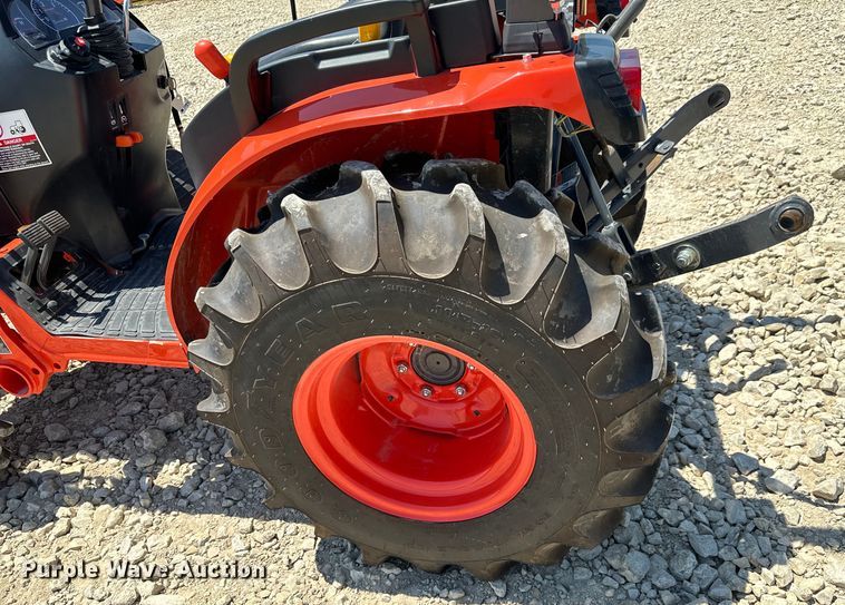 image for item DS7501 2021 Kubota  B2601HSD MFWD tractor