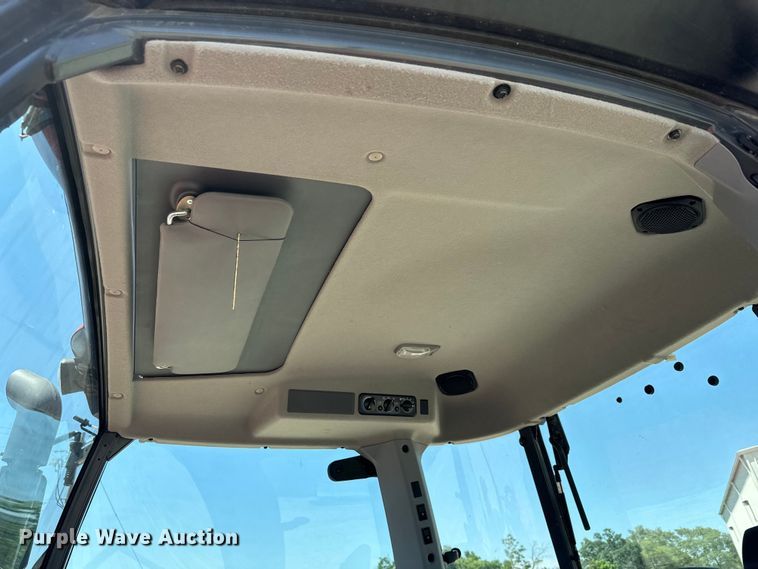 image for item DS7502 2020 Kubota  M5-111D MFWD tractor