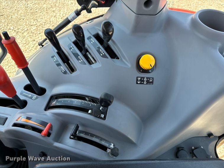 image for item DS7502 2020 Kubota  M5-111D MFWD tractor