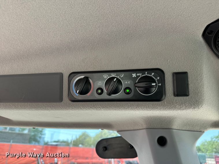 image for item DS7502 2020 Kubota  M5-111D MFWD tractor