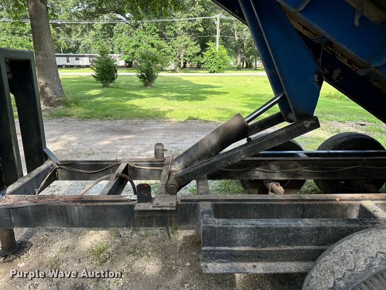 image for item DV5778 1976 Donahue GS30014EM dump trailer