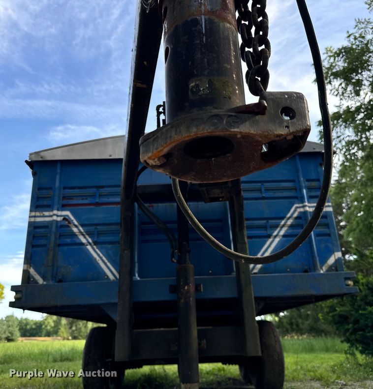 image for item DV5778 1976 Donahue GS30014EM dump trailer