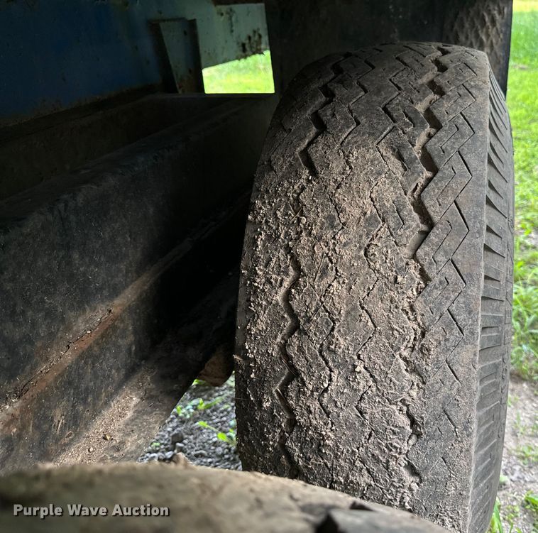 image for item DV5778 1976 Donahue GS30014EM dump trailer