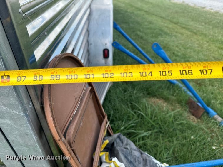 image for item DX0783 2001 Featherlite 9941 horse trailer