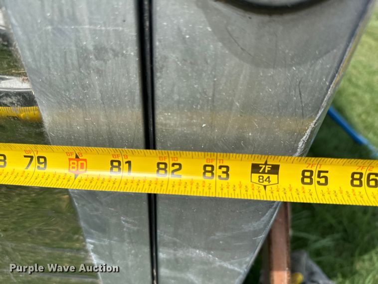 image for item DX0783 2001 Featherlite 9941 horse trailer