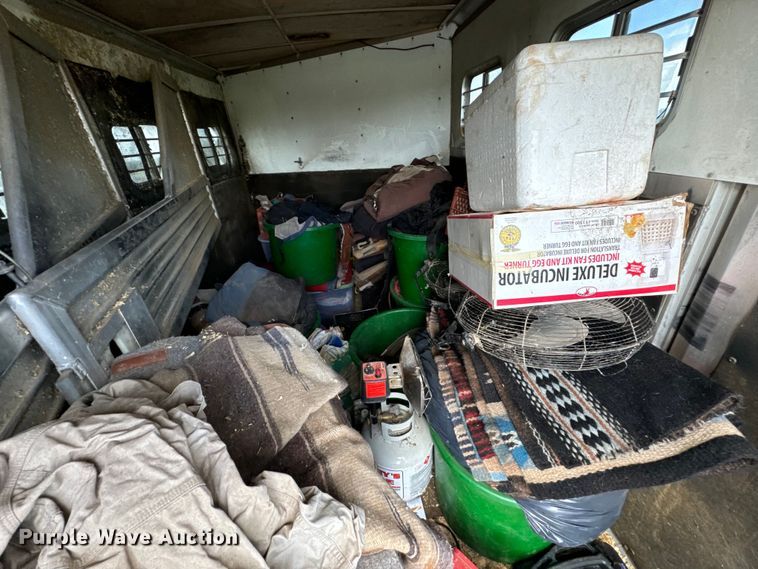 image for item DX0783 2001 Featherlite 9941 horse trailer