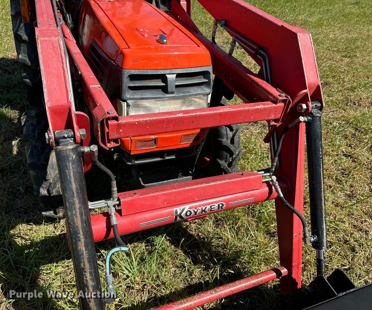 image for item DX0812 1994 Kubota L3600DTC MFWD tractor