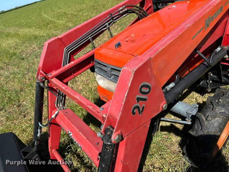 image for item DX0812 1994 Kubota L3600DTC MFWD tractor