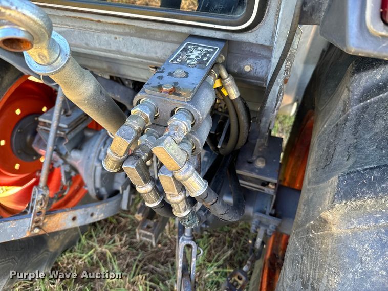 image for item DX0812 1994 Kubota L3600DTC MFWD tractor