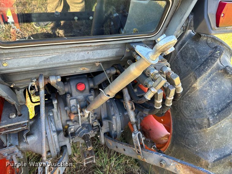 image for item DX0812 1994 Kubota L3600DTC MFWD tractor