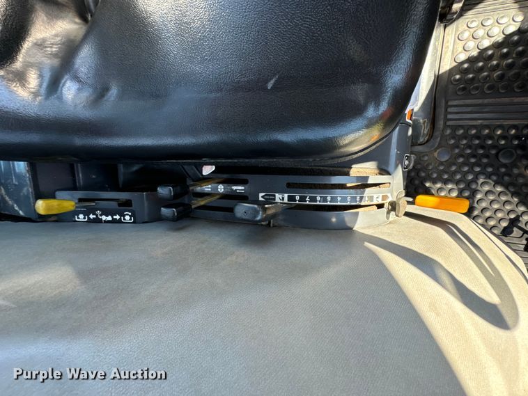 image for item DX0812 1994 Kubota L3600DTC MFWD tractor