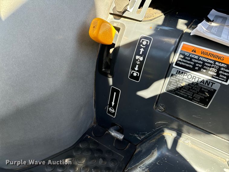 image for item DX0812 1994 Kubota L3600DTC MFWD tractor