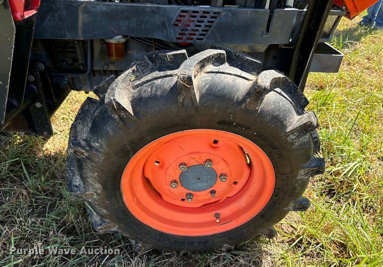 image for item DX0812 1994 Kubota L3600DTC MFWD tractor