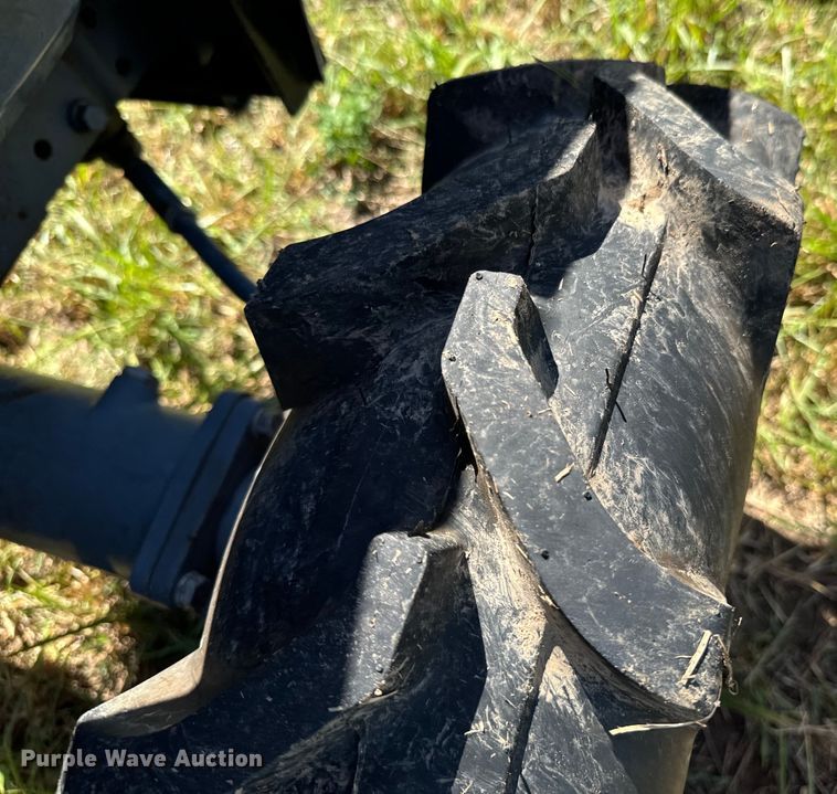 image for item DX0812 1994 Kubota L3600DTC MFWD tractor