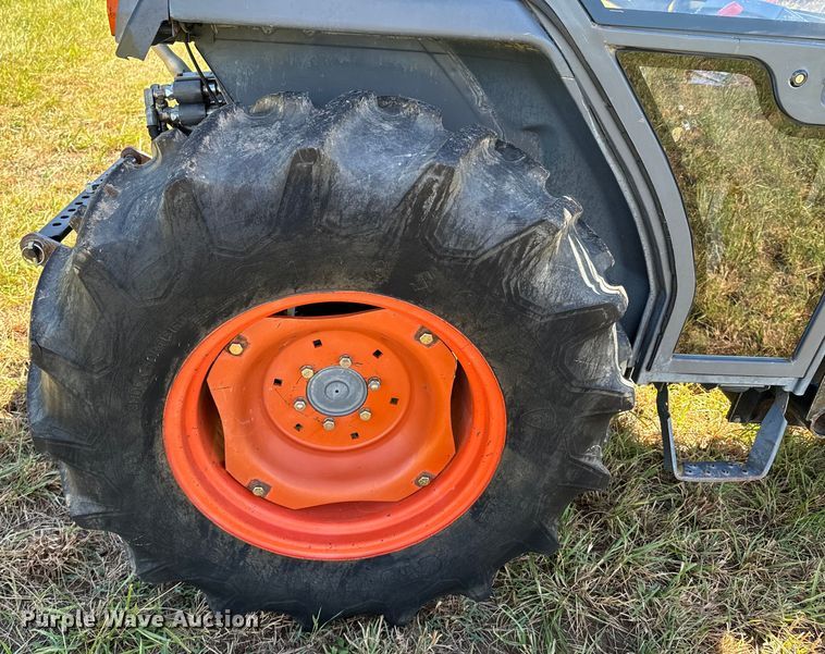 image for item DX0812 1994 Kubota L3600DTC MFWD tractor