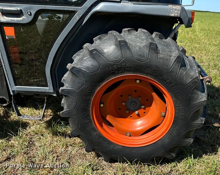 image for item DX0812 1994 Kubota L3600DTC MFWD tractor