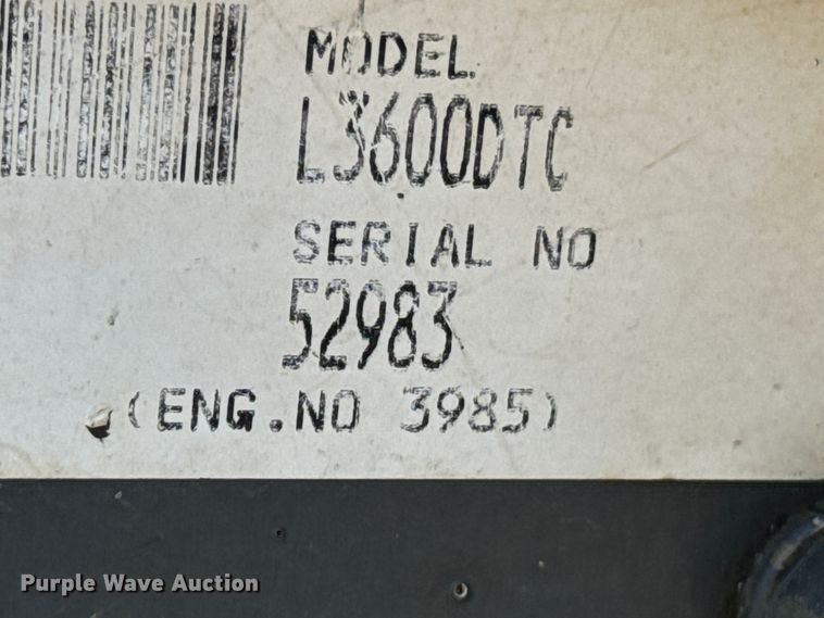 image for item DX0812 1994 Kubota L3600DTC MFWD tractor