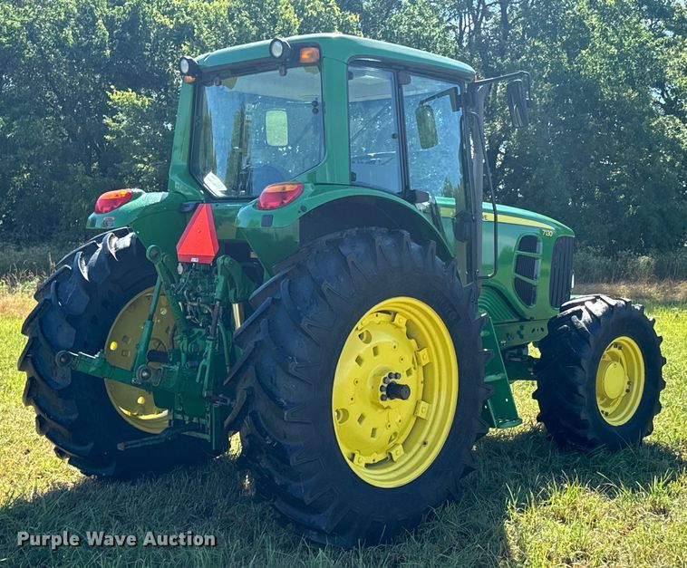 image for item DX0813 2010 John Deere 7130 MFWD tractor