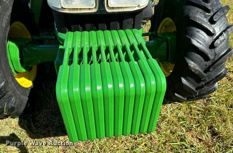 image for item DX0813 2010 John Deere 7130 MFWD tractor