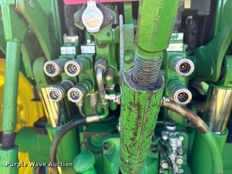 image for item DX0813 2010 John Deere 7130 MFWD tractor