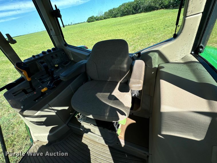 image for item DX0813 2010 John Deere 7130 MFWD tractor
