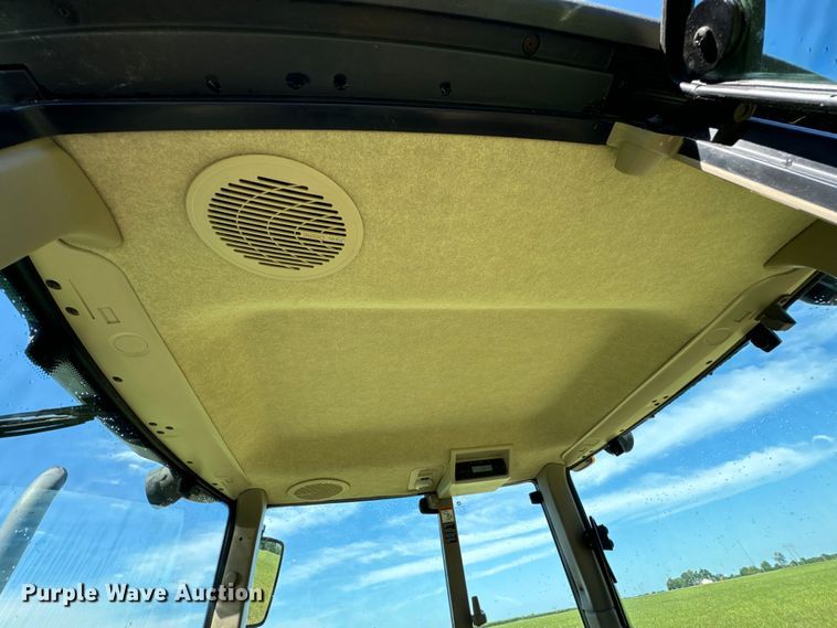 image for item DX0813 2010 John Deere 7130 MFWD tractor