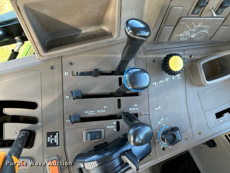 image for item DX0813 2010 John Deere 7130 MFWD tractor