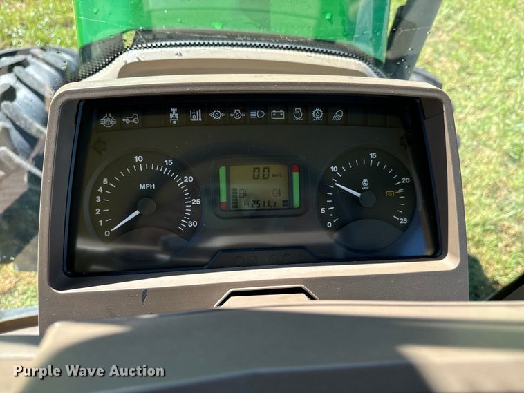image for item DX0813 2010 John Deere 7130 MFWD tractor