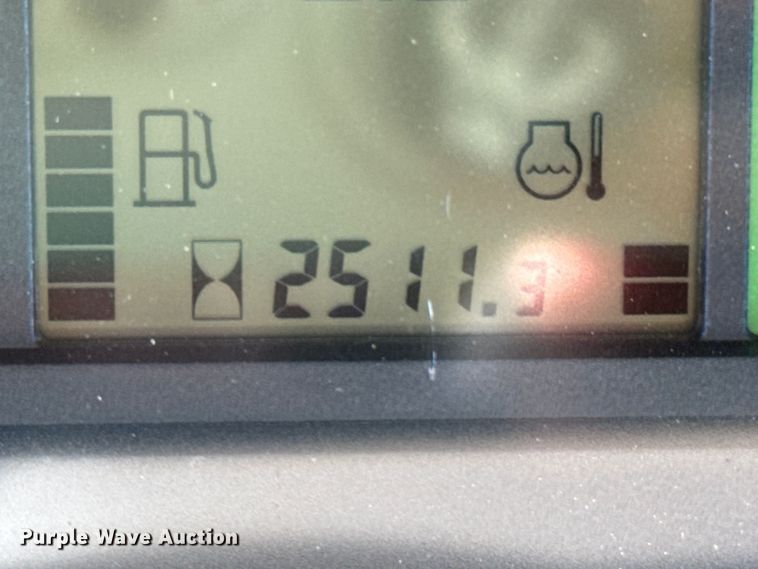 image for item DX0813 2010 John Deere 7130 MFWD tractor