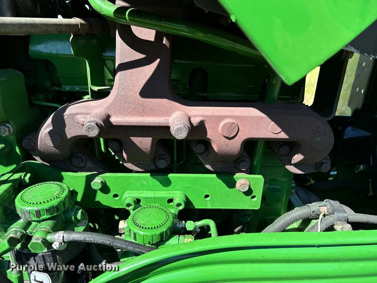 image for item DX0813 2010 John Deere 7130 MFWD tractor