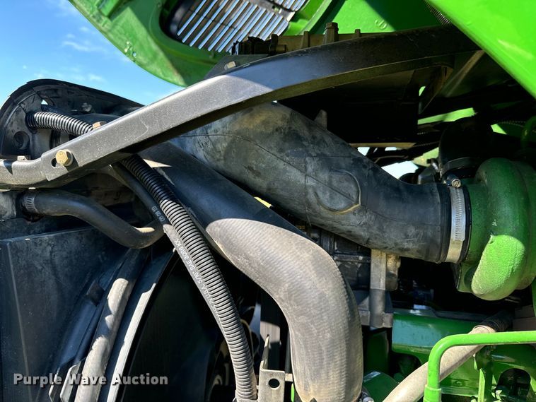 image for item DX0813 2010 John Deere 7130 MFWD tractor