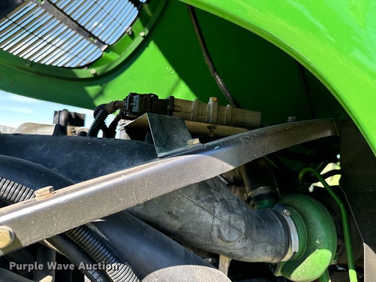 image for item DX0813 2010 John Deere 7130 MFWD tractor