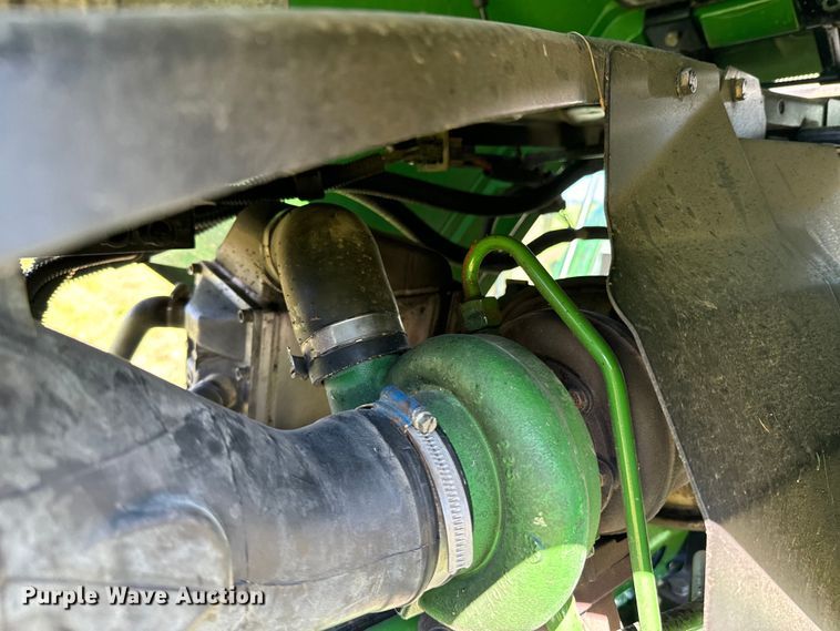 image for item DX0813 2010 John Deere 7130 MFWD tractor