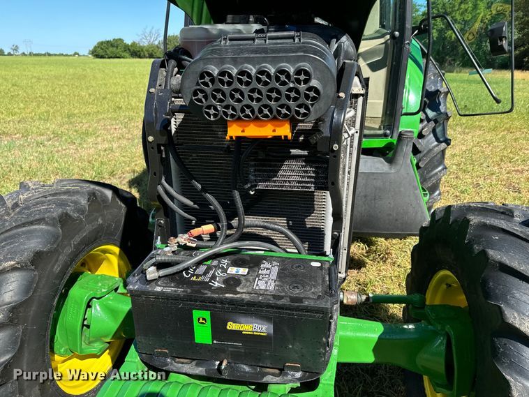 image for item DX0813 2010 John Deere 7130 MFWD tractor