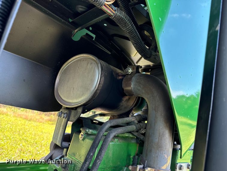 image for item DX0813 2010 John Deere 7130 MFWD tractor
