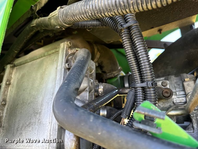 image for item DX0813 2010 John Deere 7130 MFWD tractor