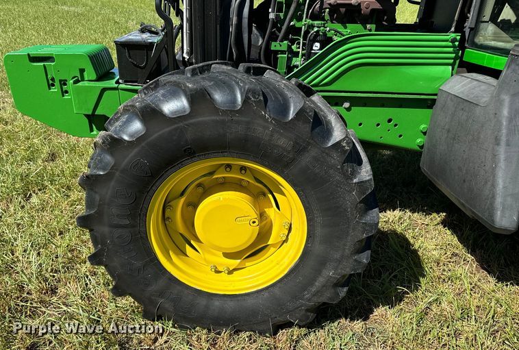 image for item DX0813 2010 John Deere 7130 MFWD tractor