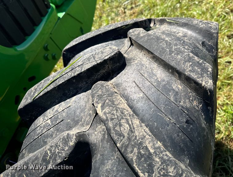 image for item DX0813 2010 John Deere 7130 MFWD tractor