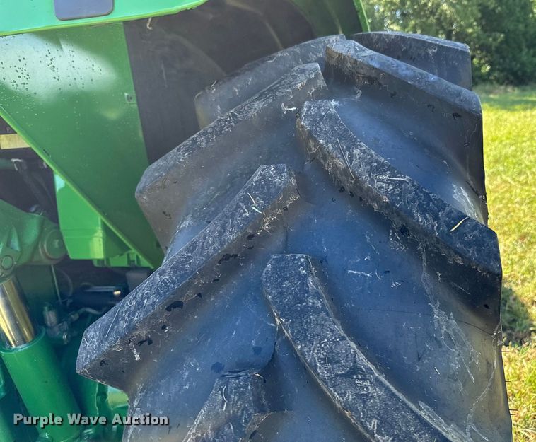 image for item DX0813 2010 John Deere 7130 MFWD tractor