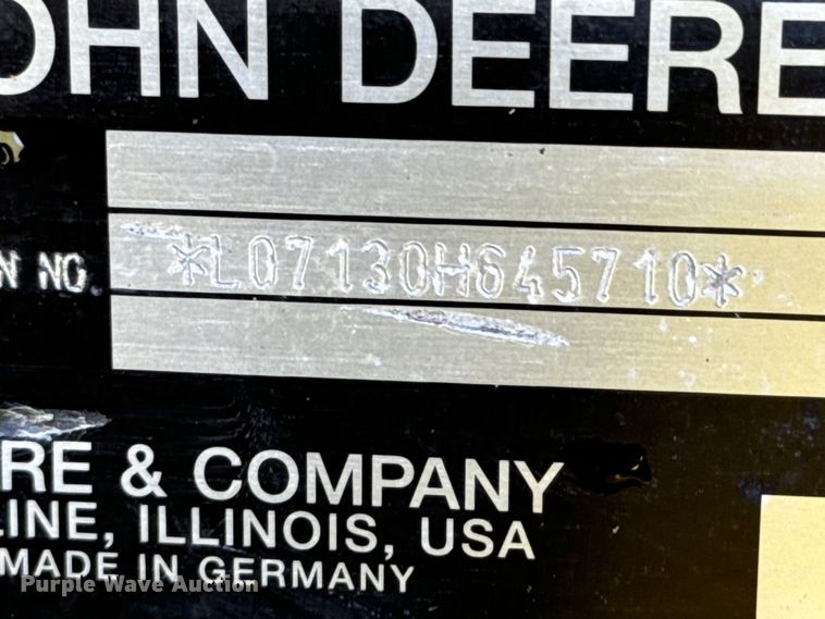 image for item DX0813 2010 John Deere 7130 MFWD tractor