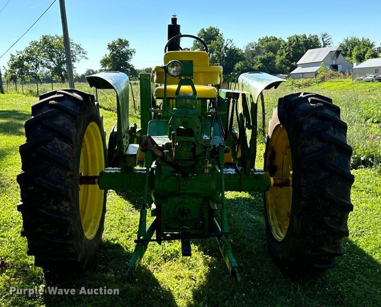 image for item DX0826 John Deere 4010 tractor
