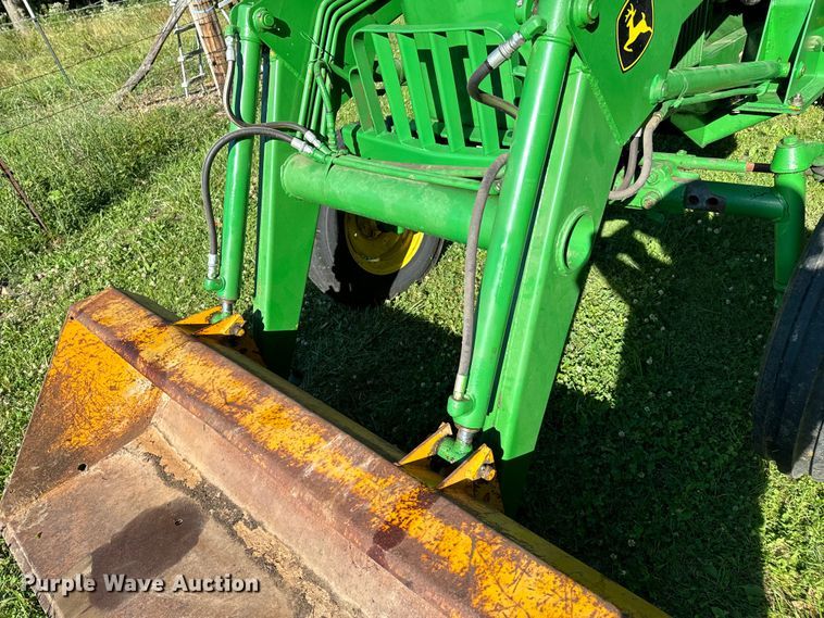 image for item DX0826 John Deere 4010 tractor