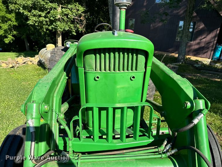 image for item DX0826 John Deere 4010 tractor